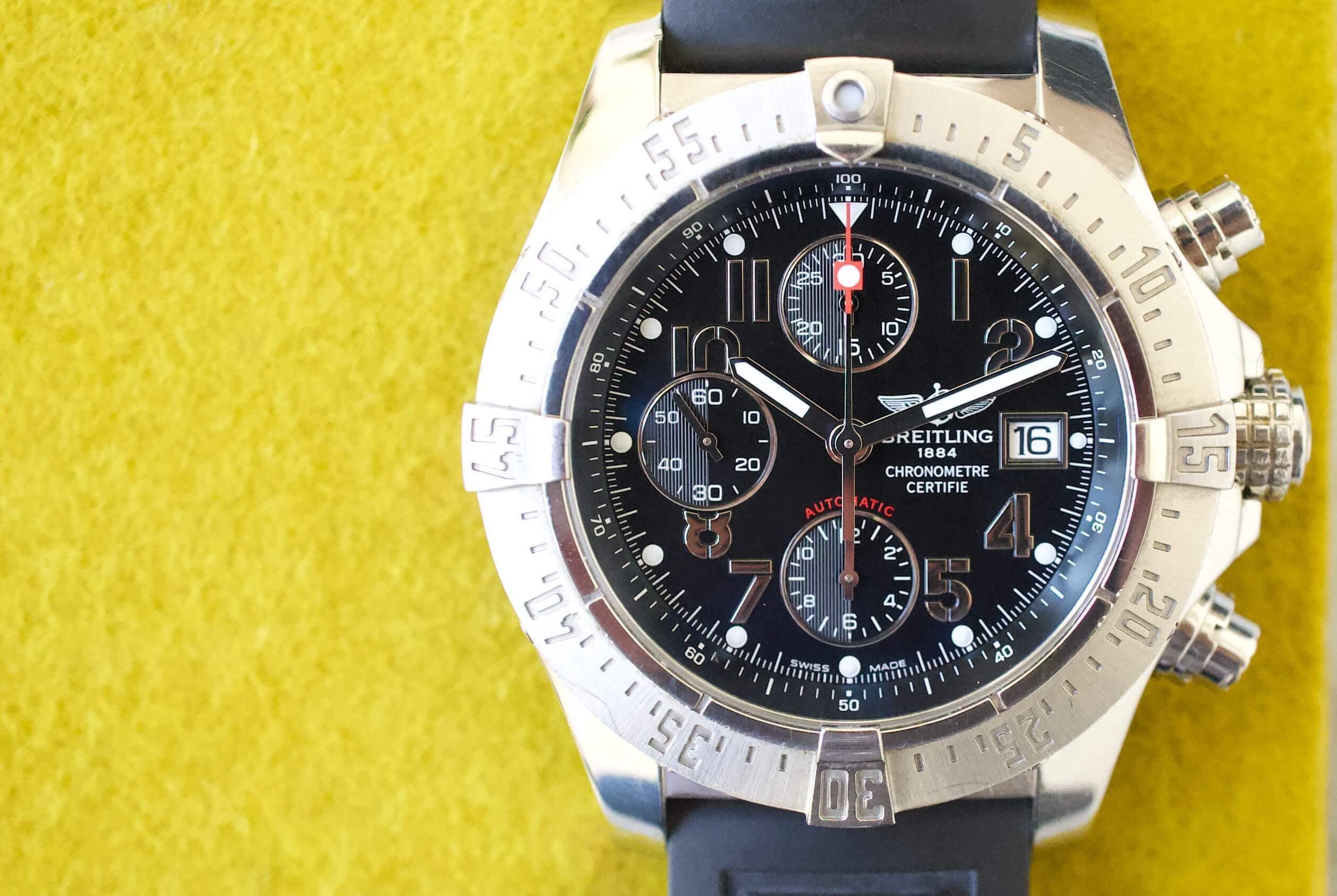 Breitling avenger outlet skyland a13380