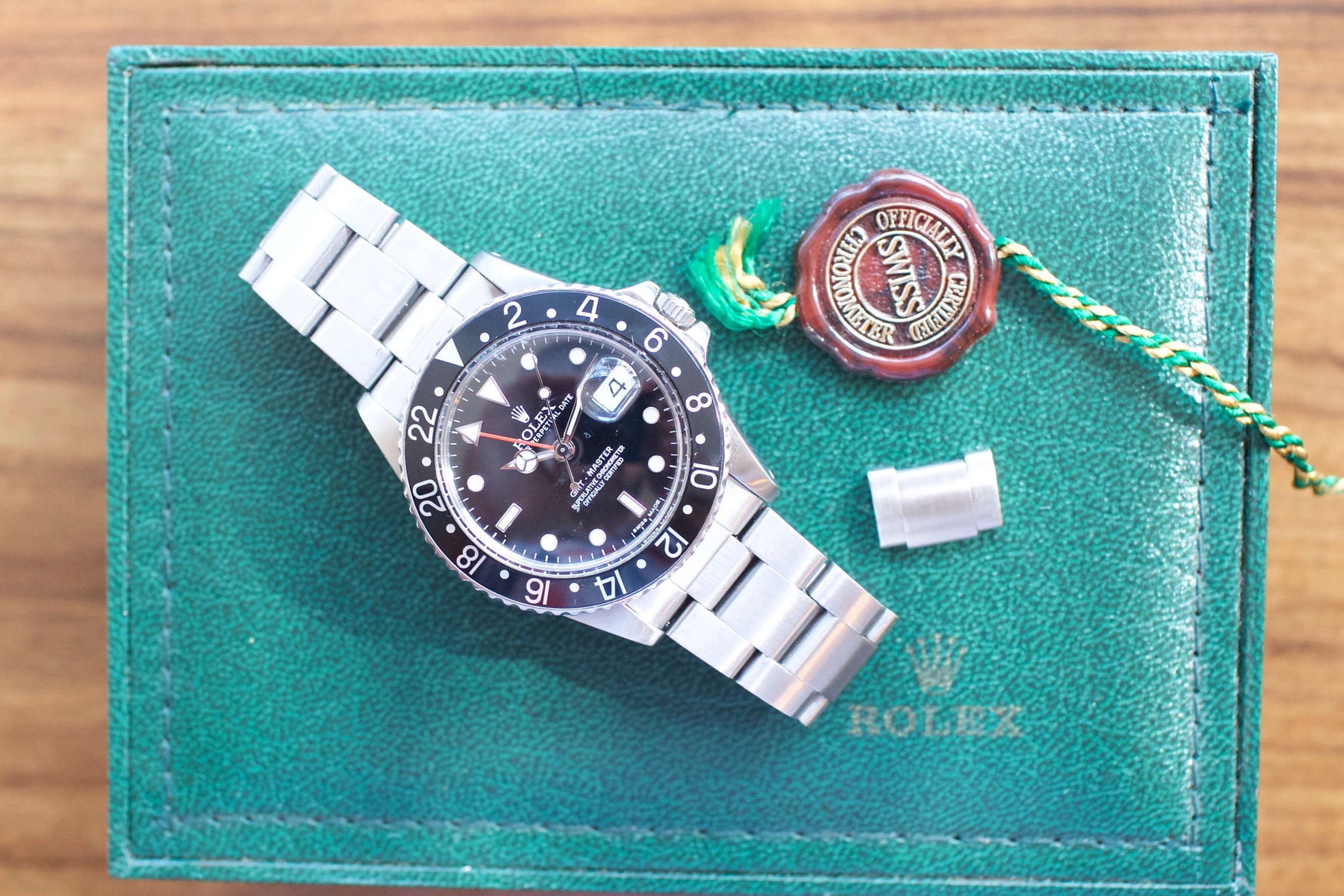 SOLDOUT: Rolex 16750 GMT Master Glossy 1982 Black Bezel - WearingTime Luxury Watches